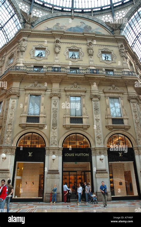 louis vuitton milan italy locations.